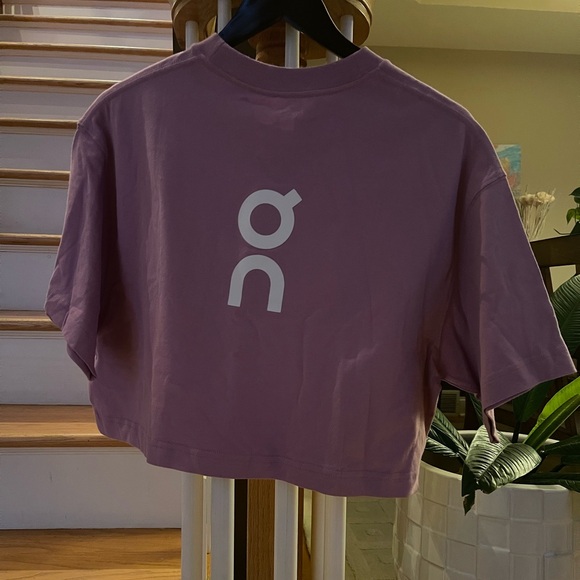 On Women's Club Boxy-T - Picture 5 of 6